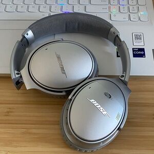 Bose Quiet Comfort 35 II (QC35II) Silver Over-Ear Headphones